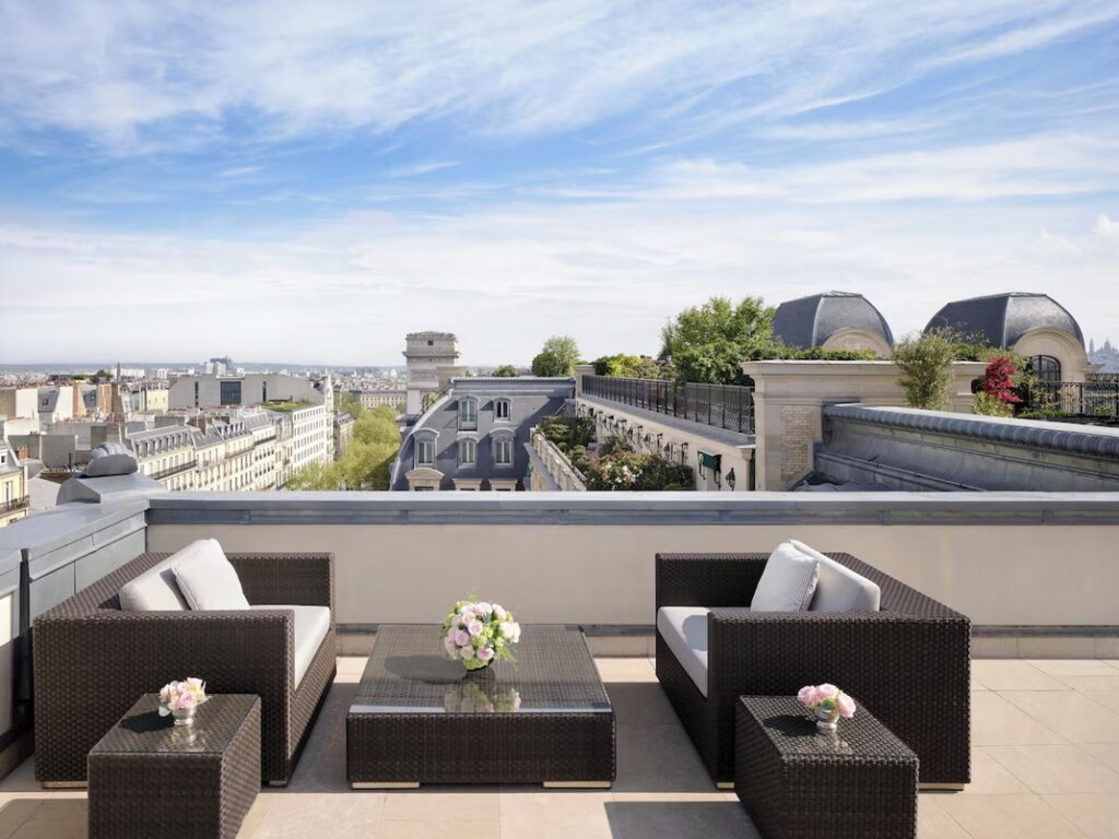 rooftop Peninsula Paris